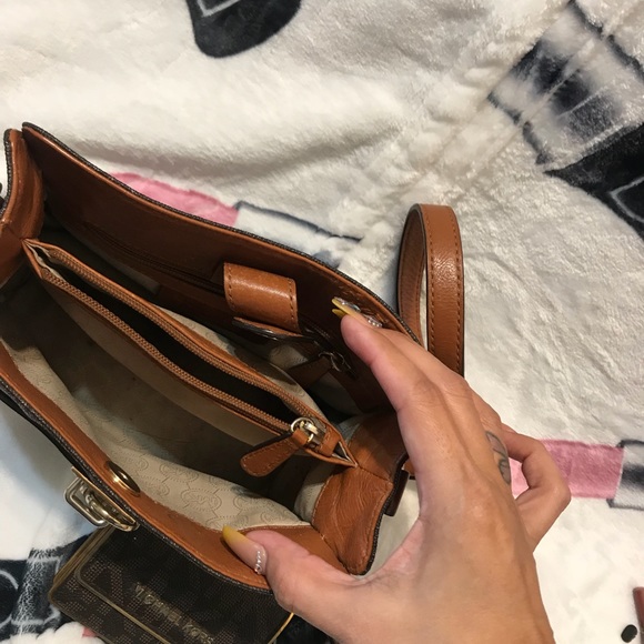 Michael Kors crossbody and wallet bundle - Picture 2 of 7